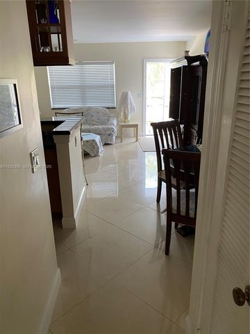 467 Golden Isles Dr 302, Hallandale Beach, FL 33009