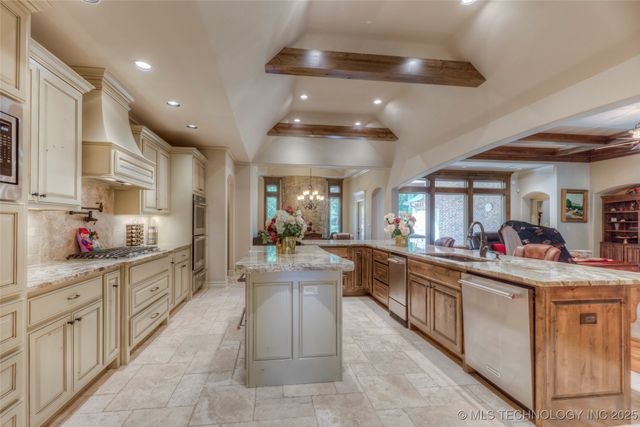 17940 E Red Hawk Road, Owasso, OK 74055