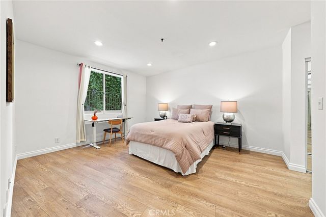 2222 N Beachwood Drive 105, Los Angeles, CA 90068
