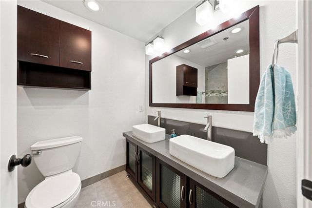 2222 N Beachwood Drive 105, Los Angeles, CA 90068
