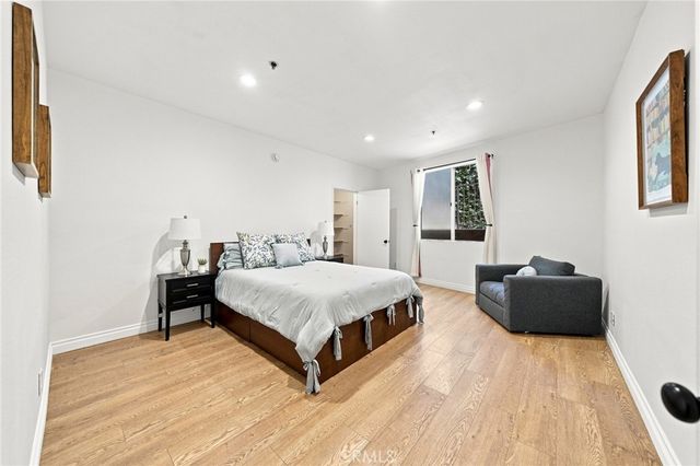 2222 N Beachwood Drive 105, Los Angeles, CA 90068