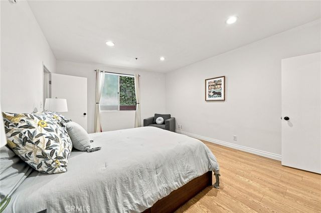 2222 N Beachwood Drive 105, Los Angeles, CA 90068