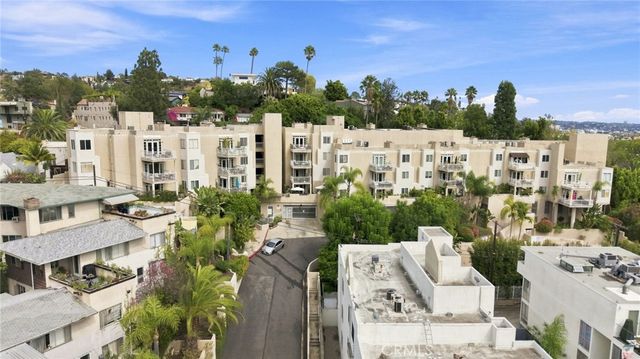 2222 N Beachwood Drive 105, Los Angeles, CA 90068