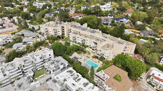2222 N Beachwood Drive 105, Los Angeles, CA 90068