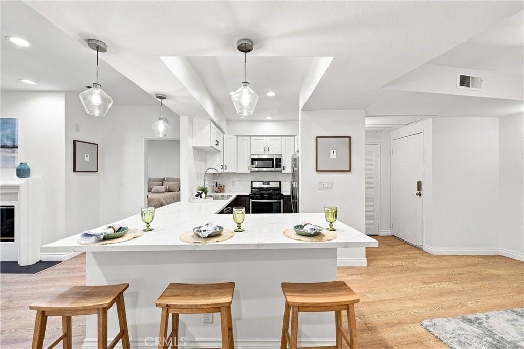 2222 N Beachwood Drive 105, Los Angeles, CA 90068 — photo 5