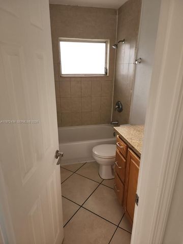 8475 SW 94th St 205E, Miami, FL 33156