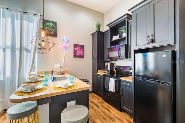 2004 N HOWARD AVENUE 205, Tampa, FL 33607