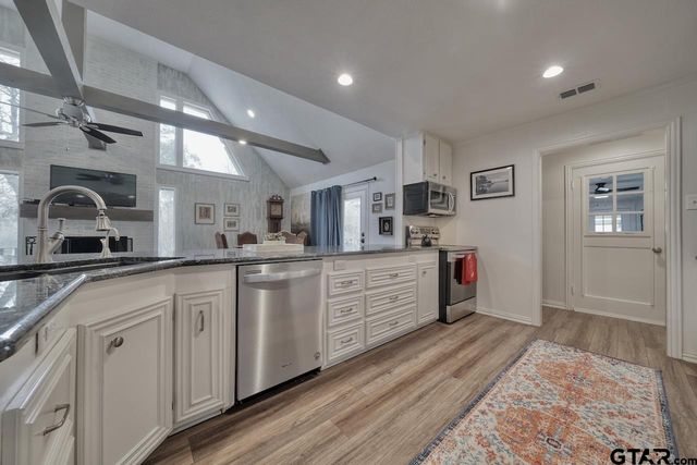 426 Lonestar Ln, Hideaway, TX 75771
