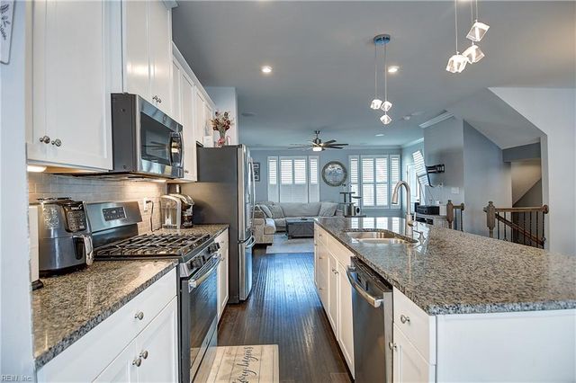 504 Clara LN, Virginia Beach, VA 23451