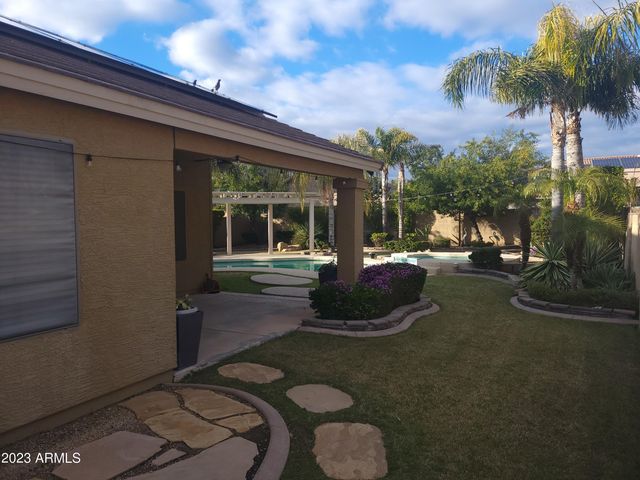 13406 W Port Royale Lane, Surprise, AZ 85379