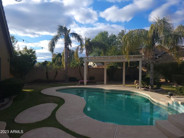 13406 W Port Royale Lane, Surprise, AZ 85379