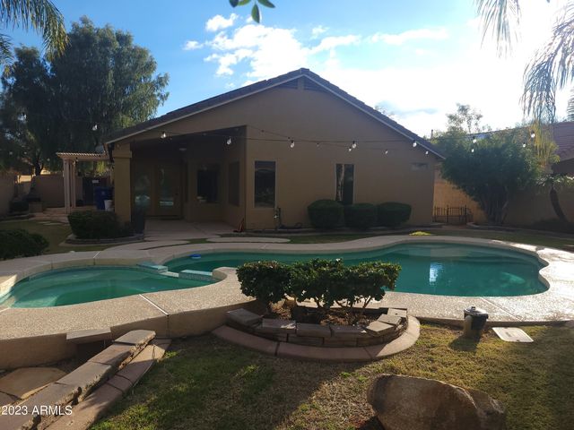 13406 W Port Royale Lane, Surprise, AZ 85379