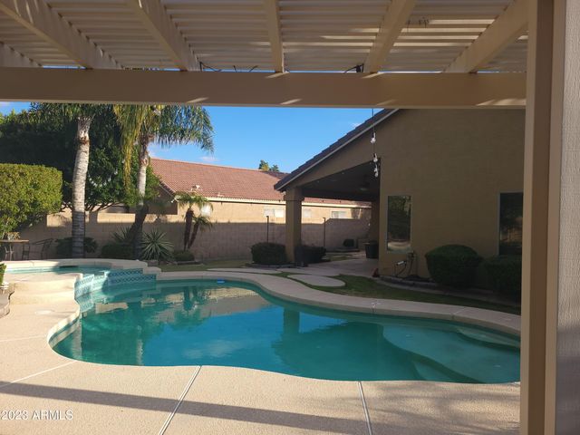 13406 W Port Royale Lane, Surprise, AZ 85379