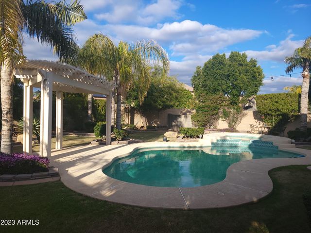 13406 W Port Royale Lane, Surprise, AZ 85379