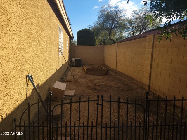 13406 W Port Royale Lane, Surprise, AZ 85379