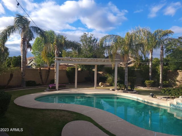 13406 W Port Royale Lane, Surprise, AZ 85379