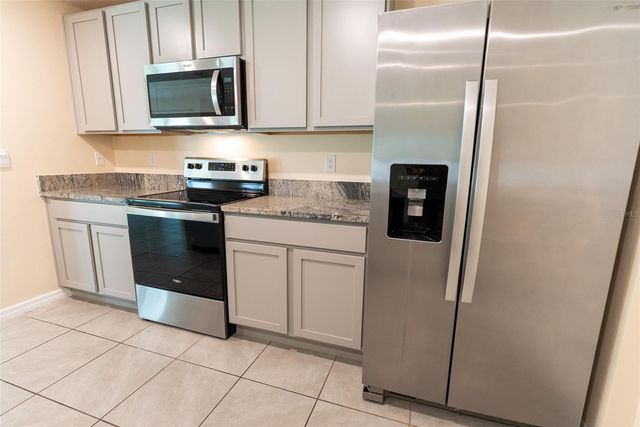 6747 SE 3RD LOOP, Ocala, FL 34472