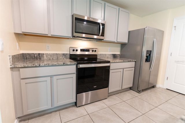 6747 SE 3RD LOOP, Ocala, FL 34472