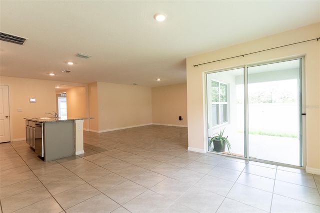 6747 SE 3RD LOOP, Ocala, FL 34472