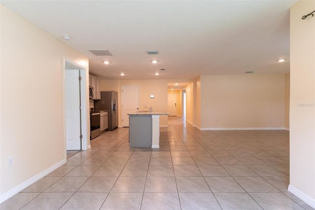 6747 SE 3RD LOOP, Ocala, FL 34472