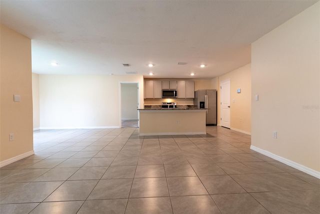 6747 SE 3RD LOOP, Ocala, FL 34472