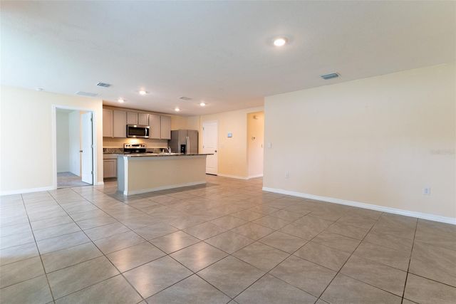 6747 SE 3RD LOOP, Ocala, FL 34472