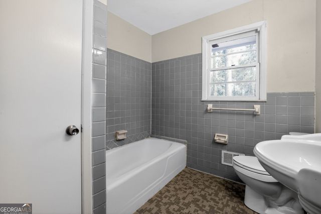 4050 Indian Lake Circle, Stone Mountain, GA 30083