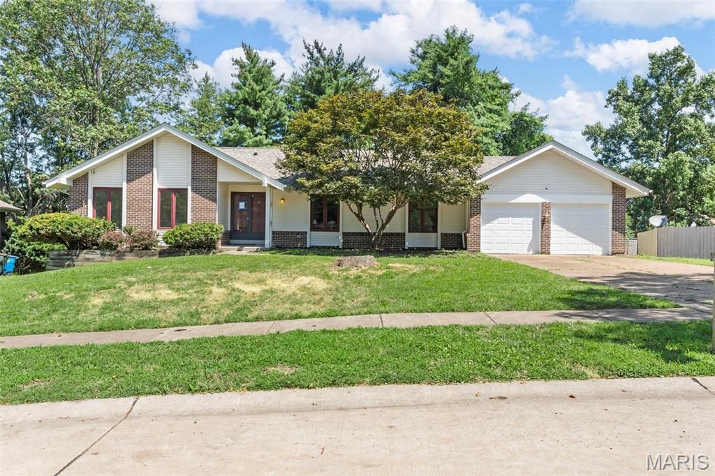 12923 Somerton Ridge Drive, St Louis, MO 63141