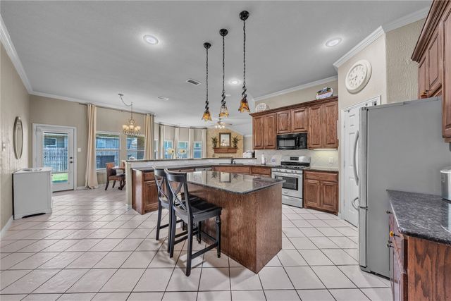 404 Bryn Mawr Lane, Van Alstyne, TX 75495