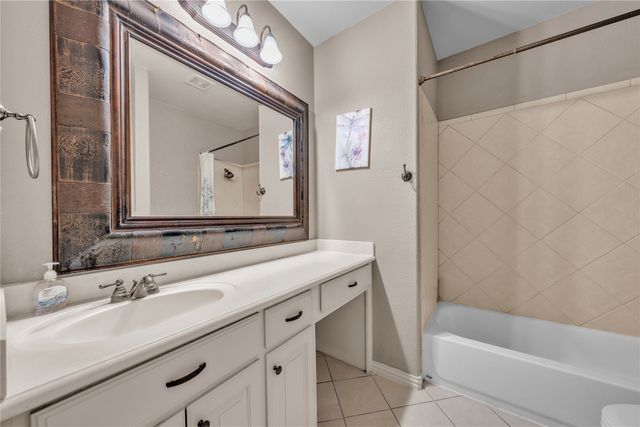 404 Bryn Mawr Lane, Van Alstyne, TX 75495