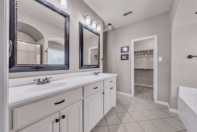 404 Bryn Mawr Lane, Van Alstyne, TX 75495