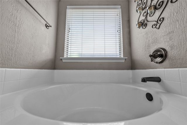 404 Bryn Mawr Lane, Van Alstyne, TX 75495