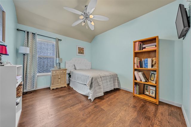 404 Bryn Mawr Lane, Van Alstyne, TX 75495