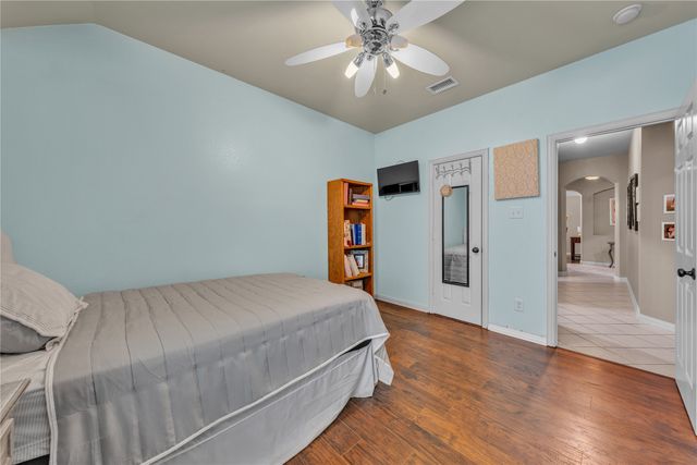 404 Bryn Mawr Lane, Van Alstyne, TX 75495
