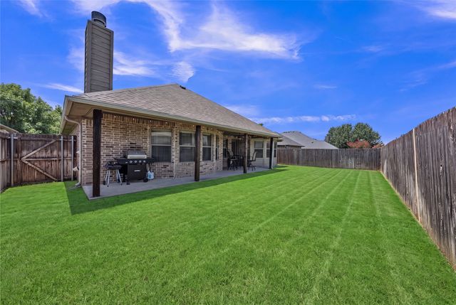 404 Bryn Mawr Lane, Van Alstyne, TX 75495