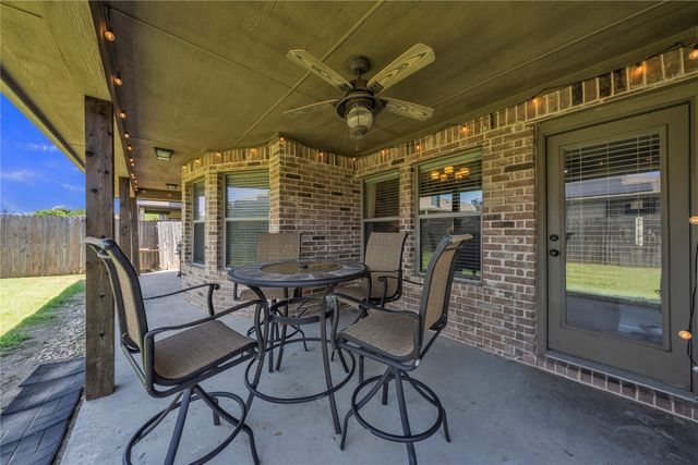 404 Bryn Mawr Lane, Van Alstyne, TX 75495