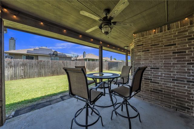 404 Bryn Mawr Lane, Van Alstyne, TX 75495