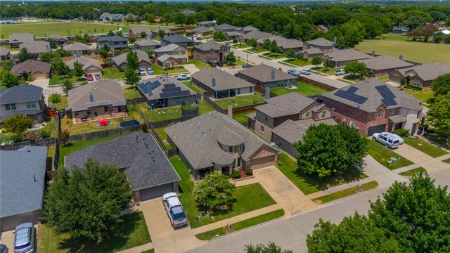404 Bryn Mawr Lane, Van Alstyne, TX 75495
