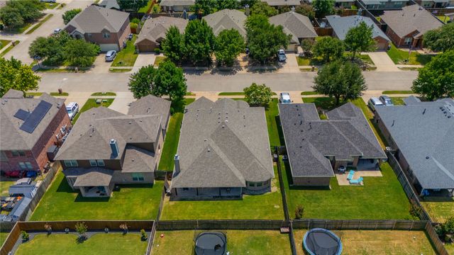 404 Bryn Mawr Lane, Van Alstyne, TX 75495
