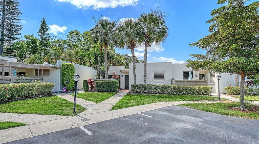 664 WOODLAWN DRIVE, Bradenton, FL 34210