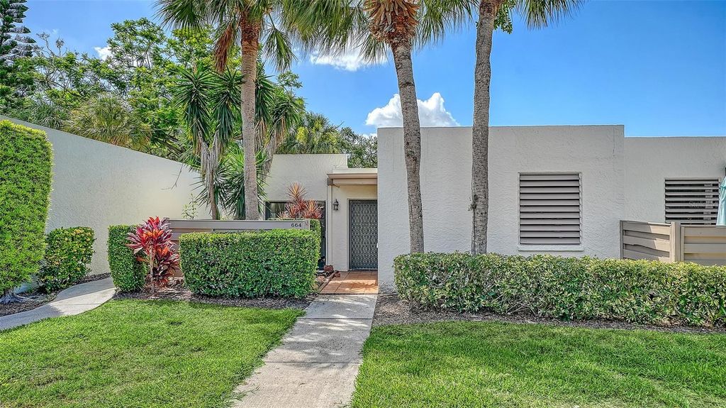 Image 2 of property listing at 664 WOODLAWN DRIVE, Bradenton, FL 34210