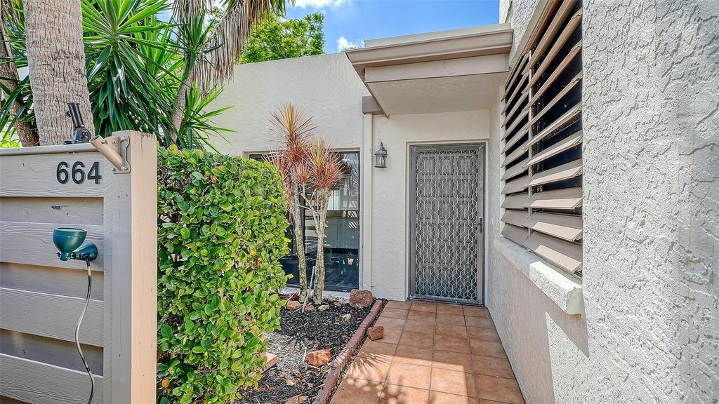Image 3 of property listing at 664 WOODLAWN DRIVE, Bradenton, FL 34210