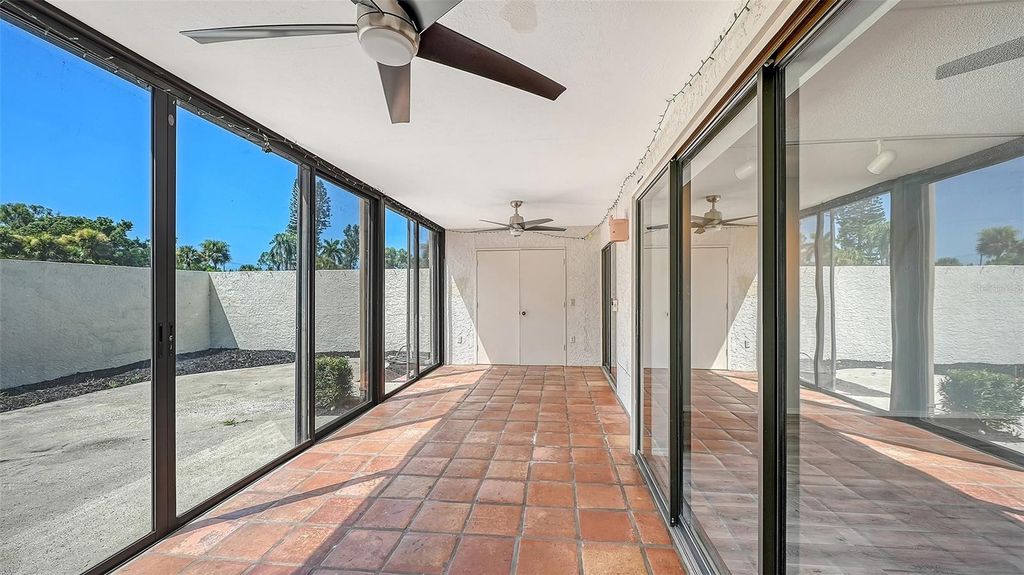 Image 26 of property listing at 664 WOODLAWN DRIVE, Bradenton, FL 34210