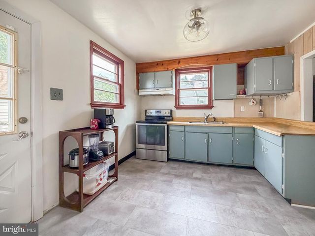 478 CEDAR AVE, Feasterville-trevose, PA 19053