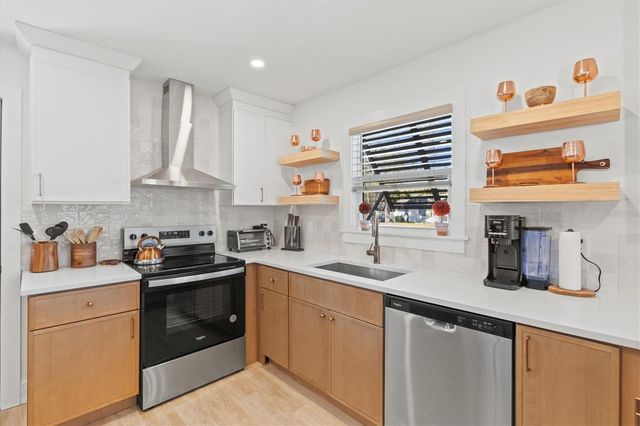 2226 ARLINGTON STREET, Sarasota, FL 34239