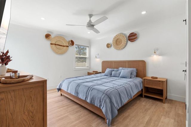 2226 ARLINGTON STREET, Sarasota, FL 34239