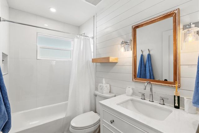2226 ARLINGTON STREET, Sarasota, FL 34239