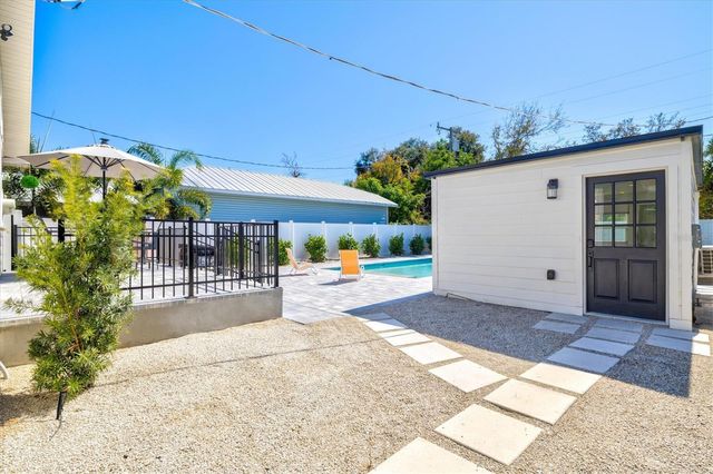 2226 ARLINGTON STREET, Sarasota, FL 34239