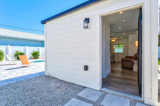 2226 ARLINGTON STREET, Sarasota, FL 34239