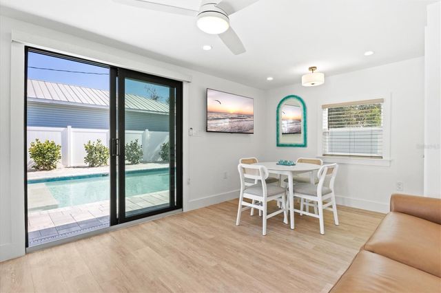 2226 ARLINGTON STREET, Sarasota, FL 34239